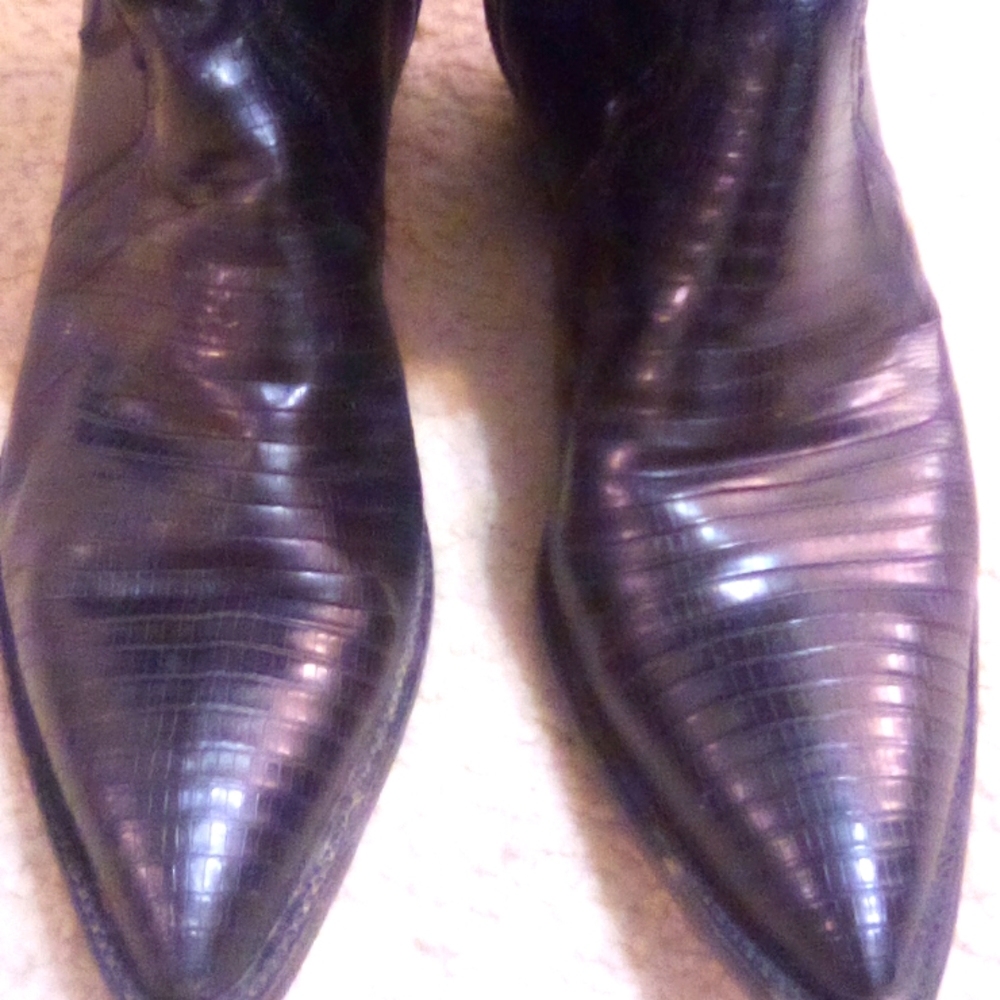 BOOTS